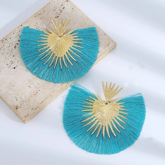 NEW| 1pair Boho Western Exaggerated Heart Fan Fringed Feather Earrings - Picture 2 of 6